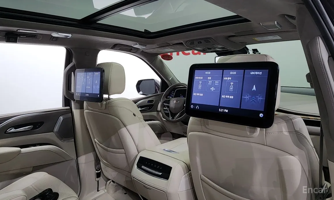 Фото 19 - Cadillac Escalade