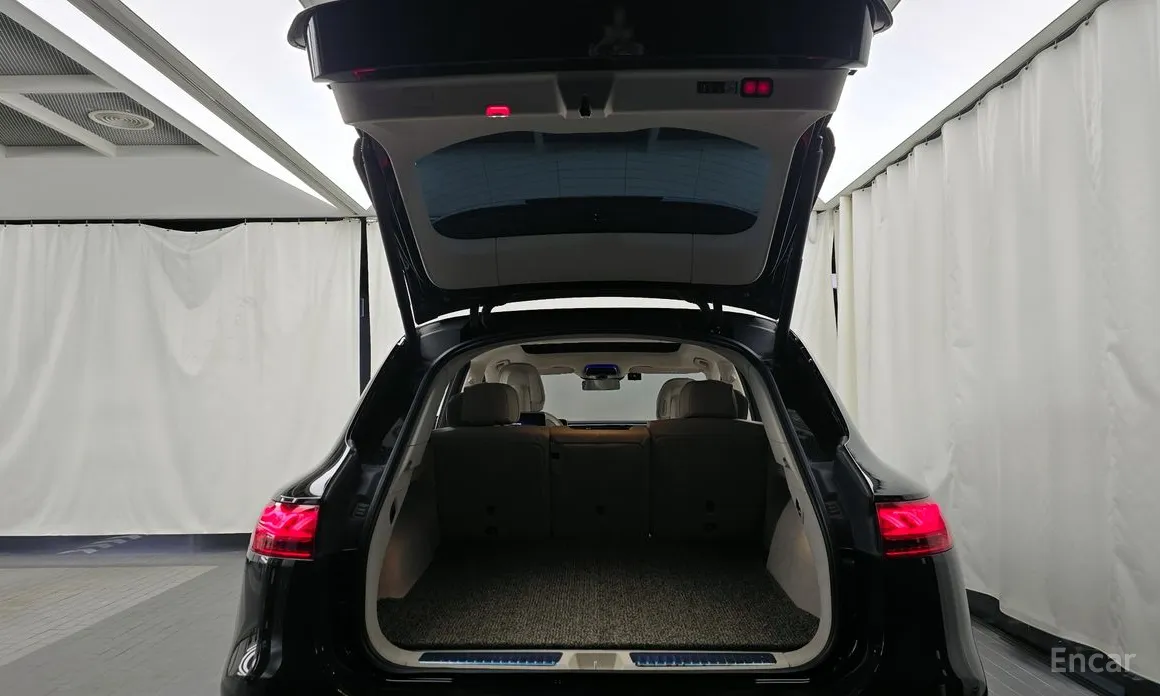 Фото 20 - Mercedes-Benz EQS