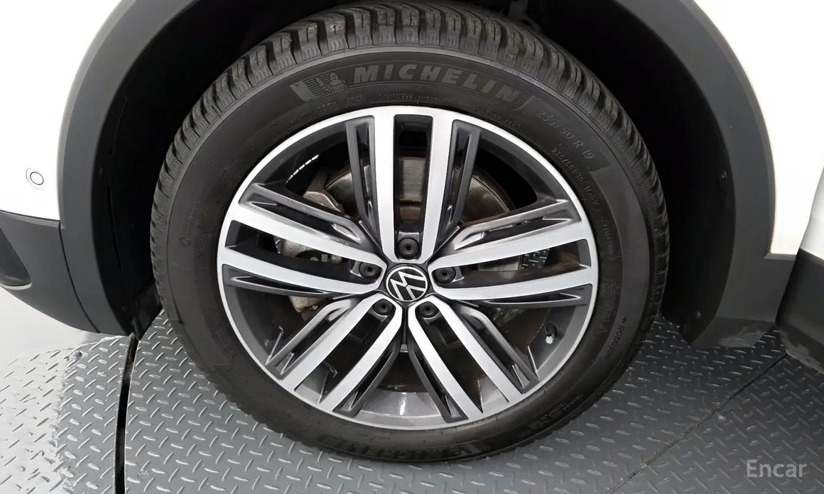 Фото 5 - Volkswagen Tiguan