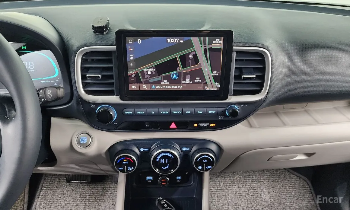 Фото 14 - Hyundai Venue