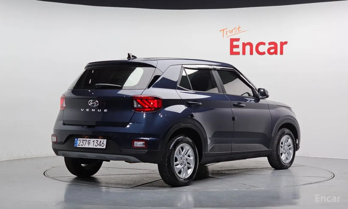 Фото 2 - Hyundai Venue