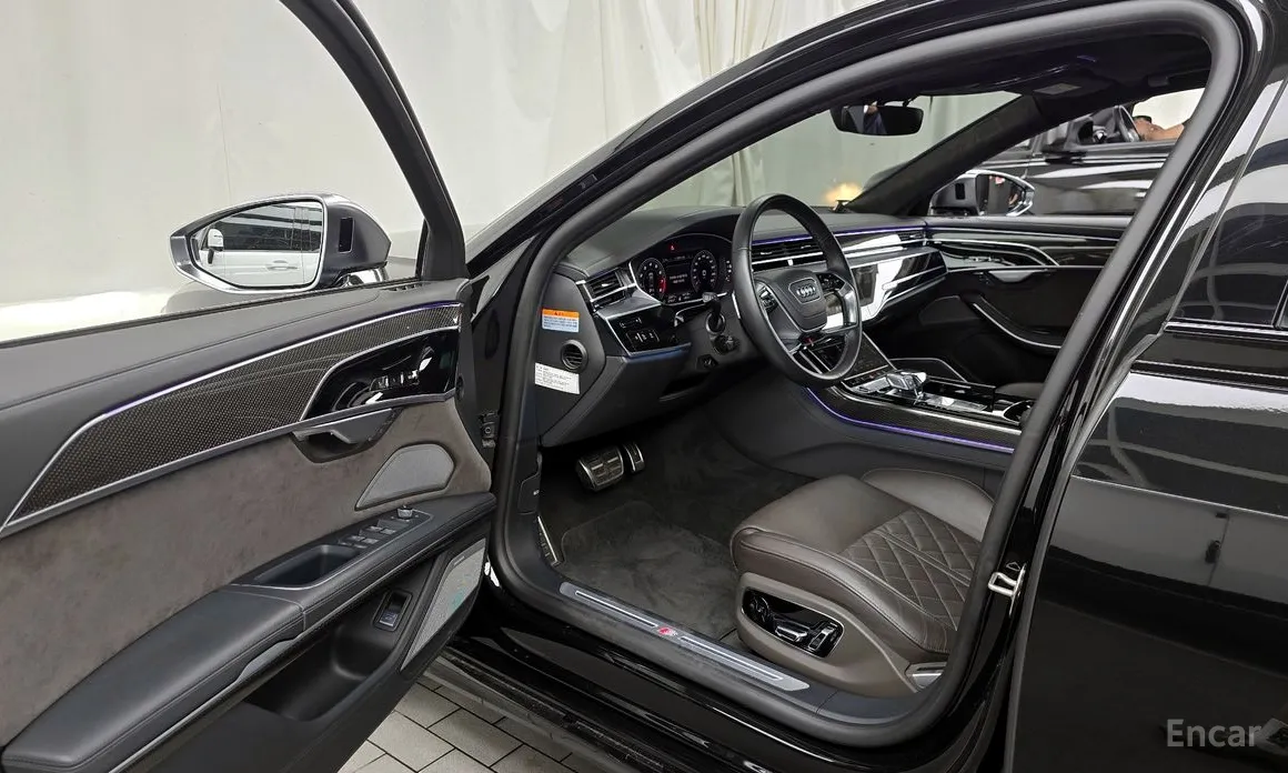Фото 10 - Audi S8
