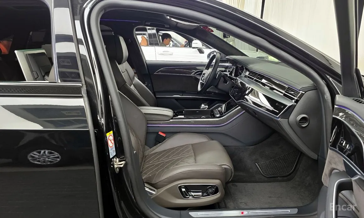 Фото 11 - Audi S8