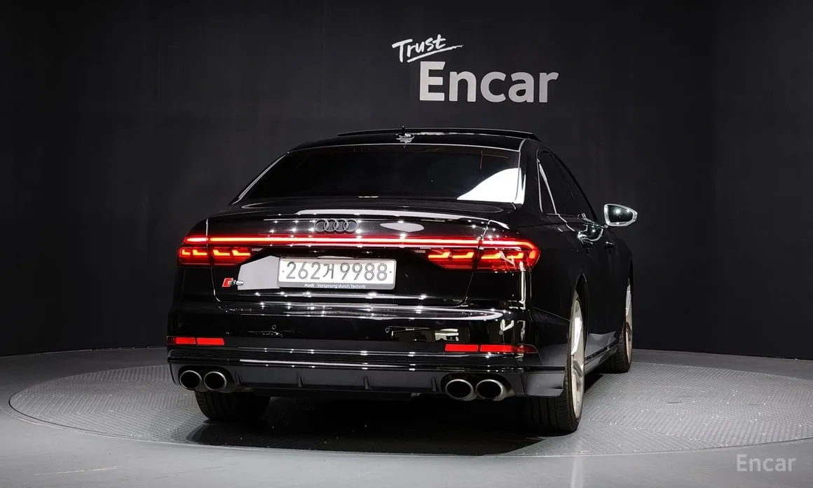 Фото 4 - Audi S8