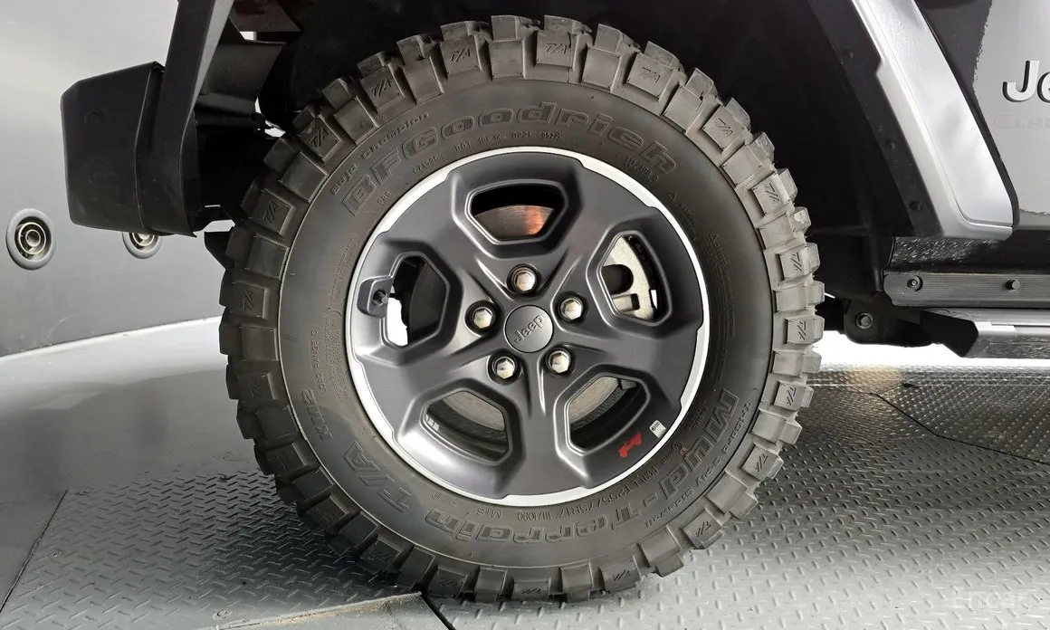 Фото 5 - Jeep Gladiator