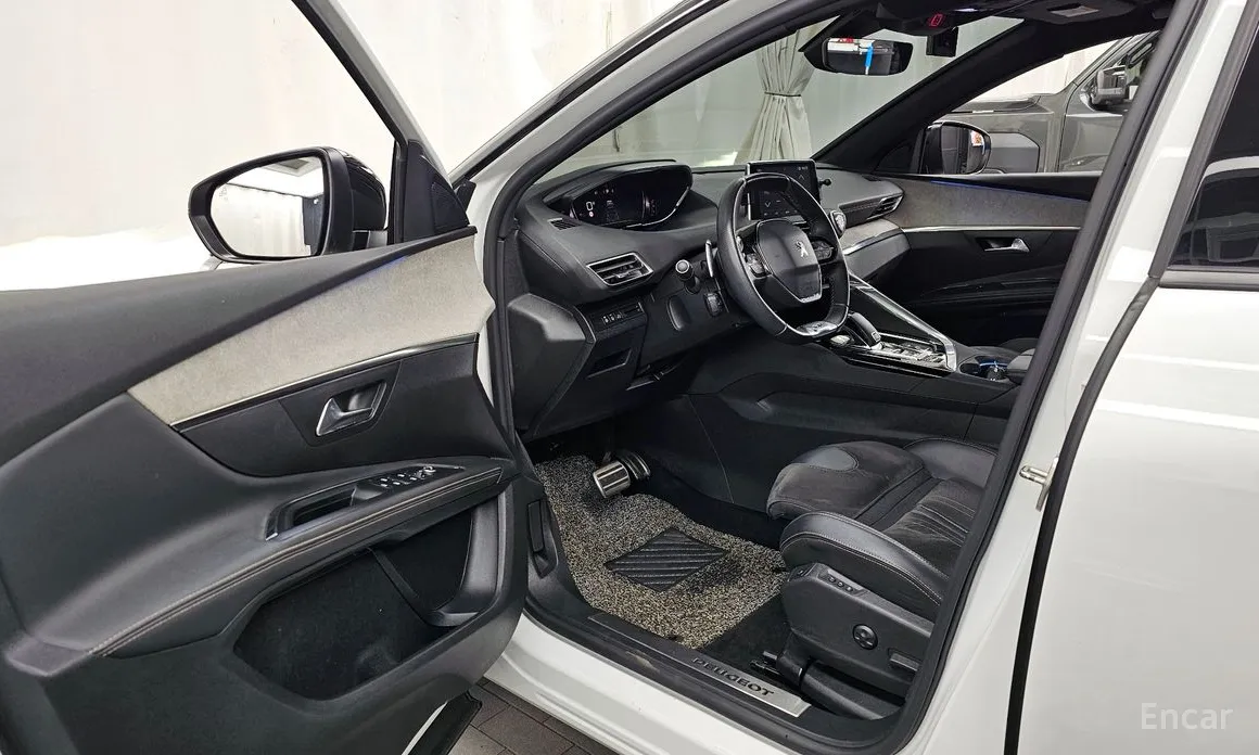 Фото 10 - Peugeot 5008