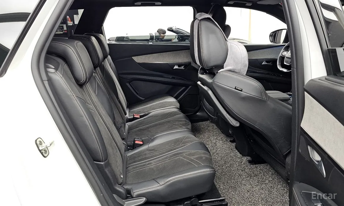 Фото 12 - Peugeot 5008