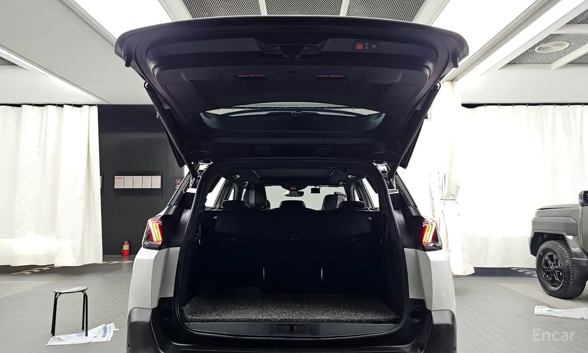 Фото 20 - Peugeot 5008