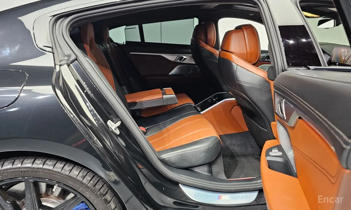 Фото 12 - BMW 8 Series