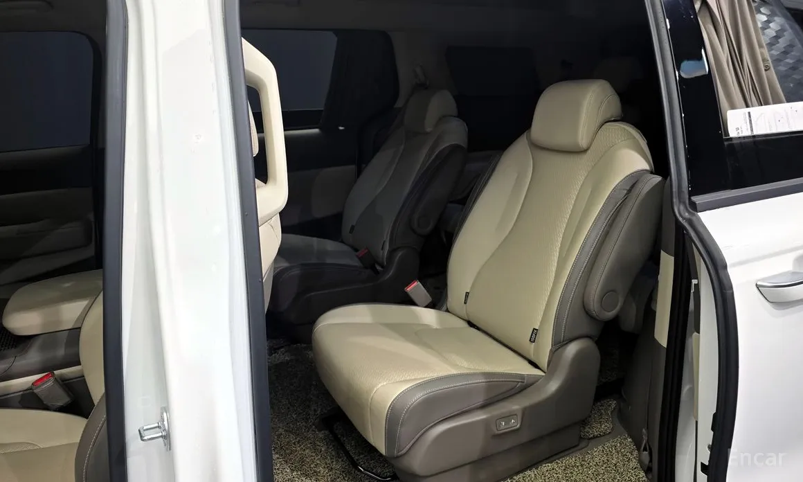 Фото 11 - Kia Carnival