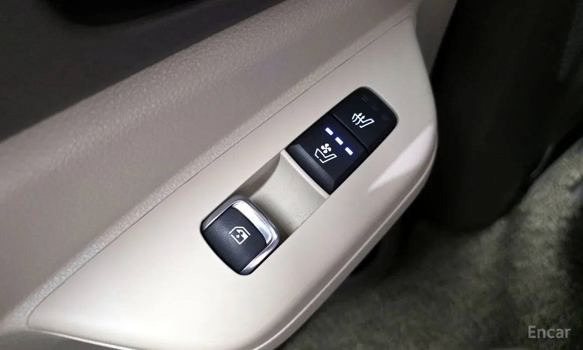 Фото 16 - Kia Carnival