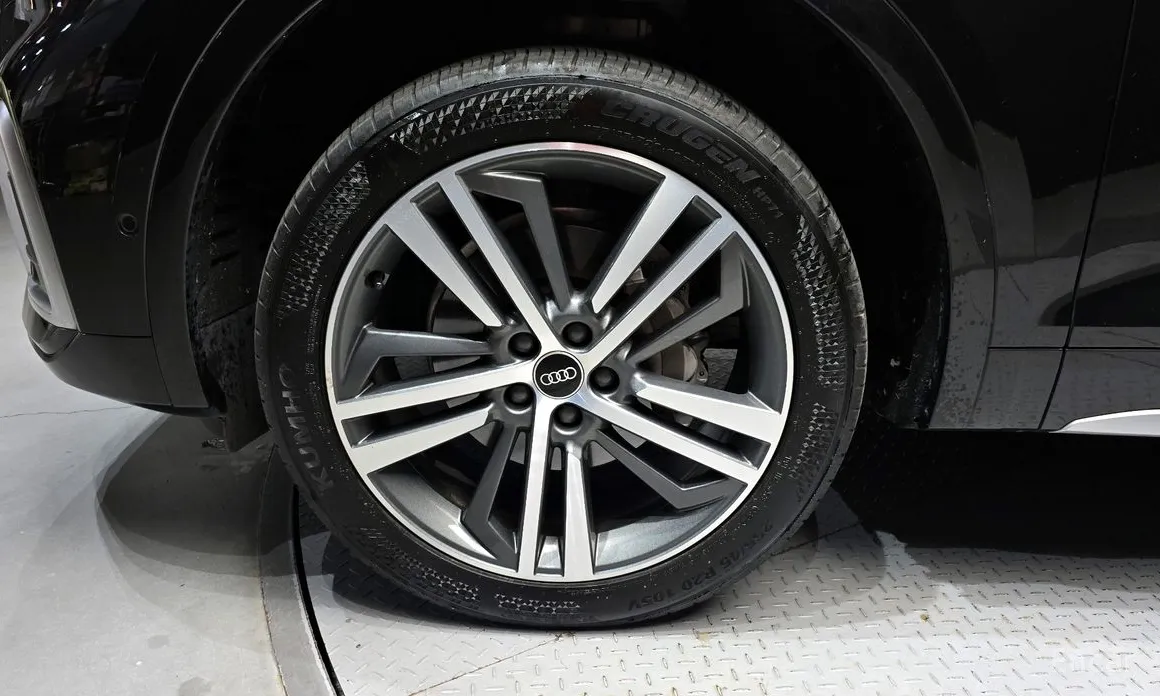 Фото 5 - Audi Q5