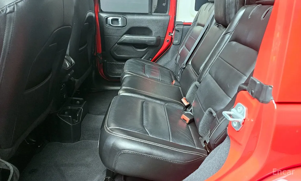 Фото 12 - Jeep Wrangler