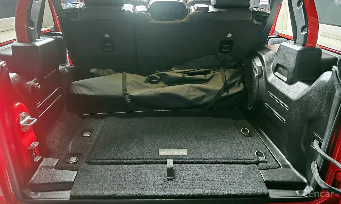 Фото 20 - Jeep Wrangler