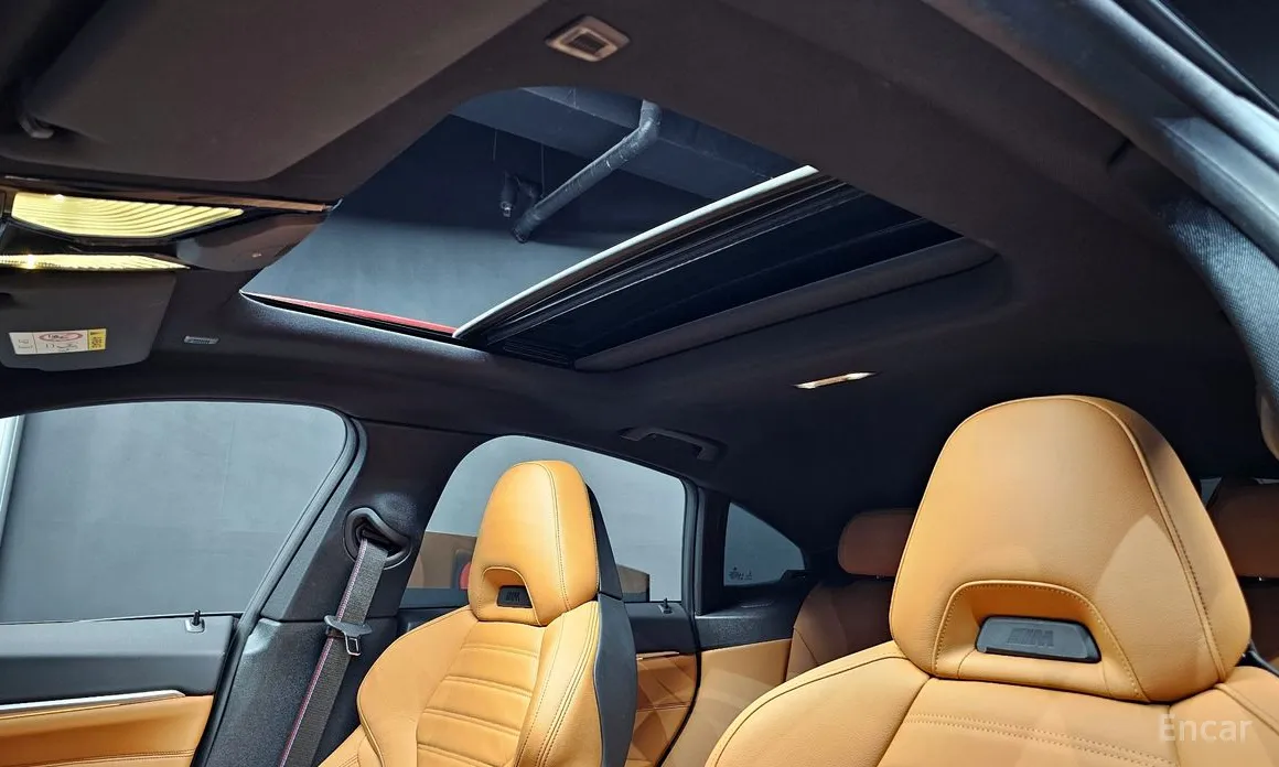 Фото 19 - BMW i4