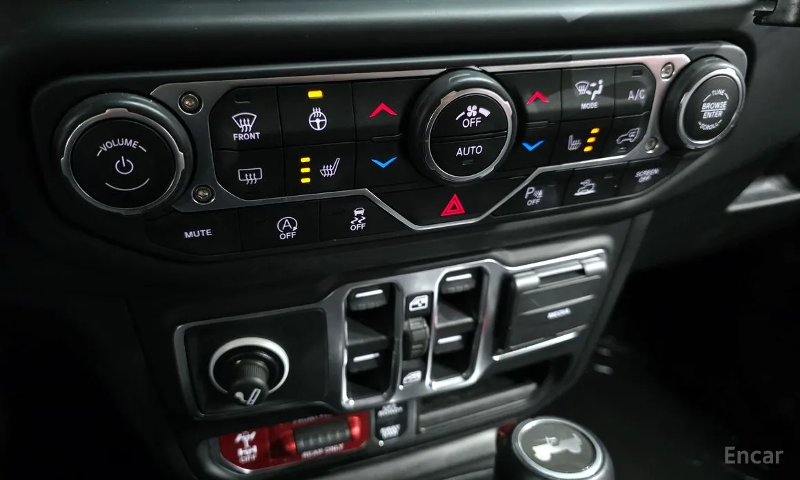 Фото 16 - Jeep Wrangler