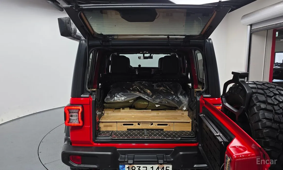 Фото 20 - Jeep Wrangler