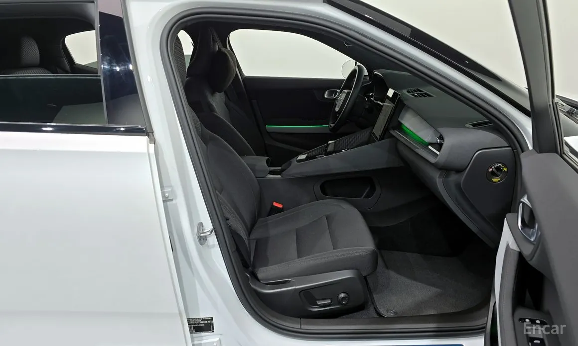 Фото 11 - Polestar 2