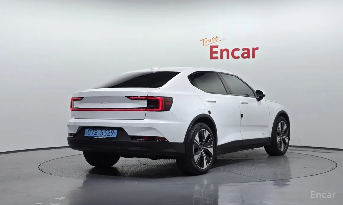 Фото 2 - Polestar 2