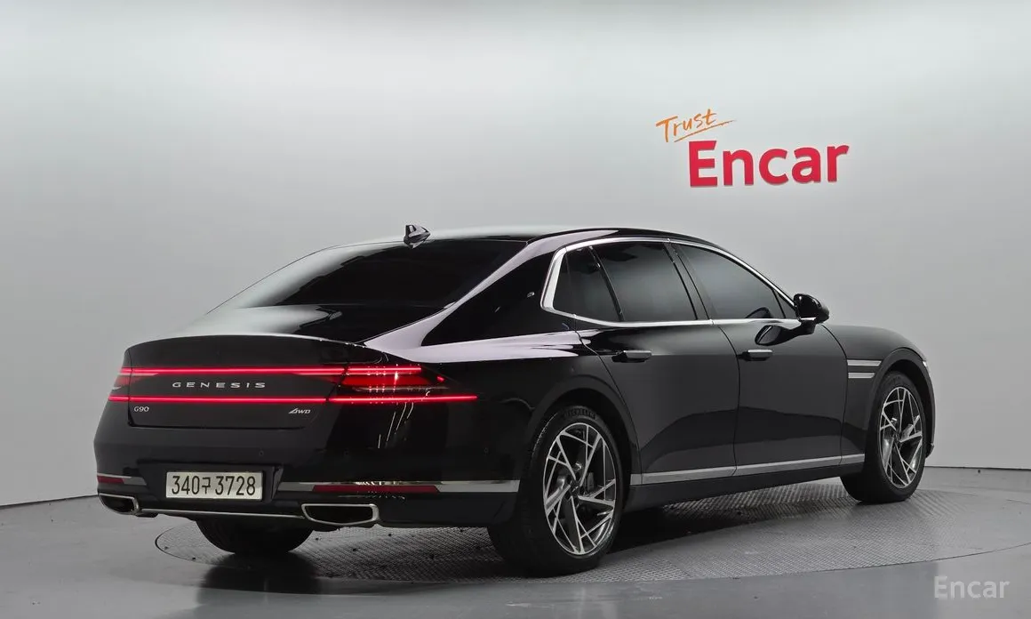 Фото 2 - Genesis G90