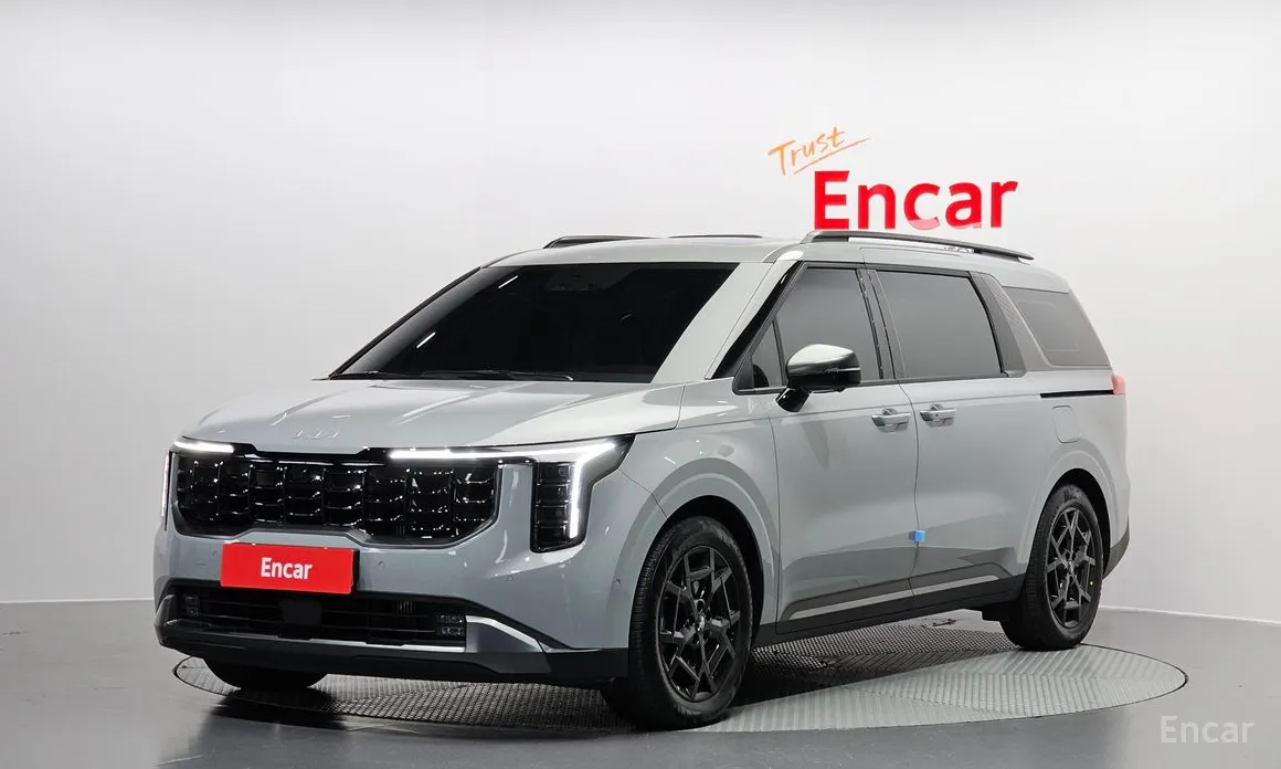 Фото 1 - Kia Carnival