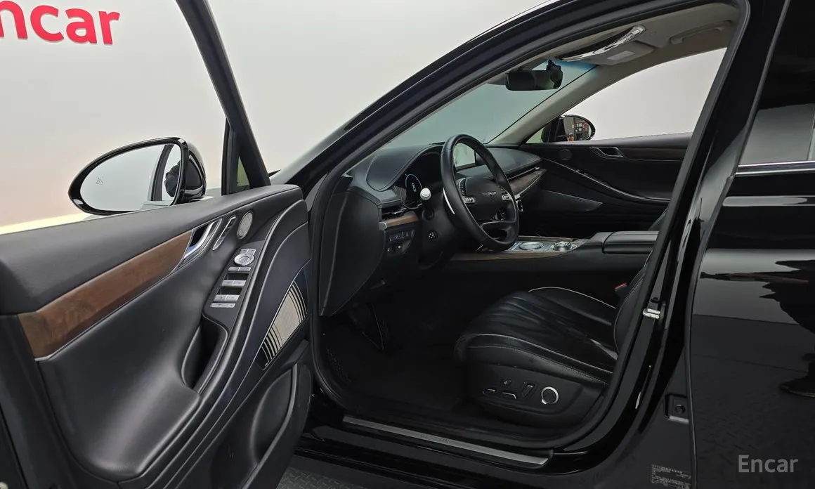 Фото 10 - Genesis G80