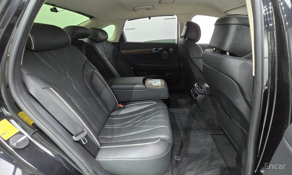 Фото 12 - Genesis G80