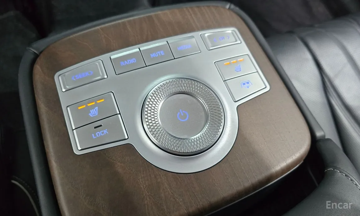 Фото 19 - Genesis G80