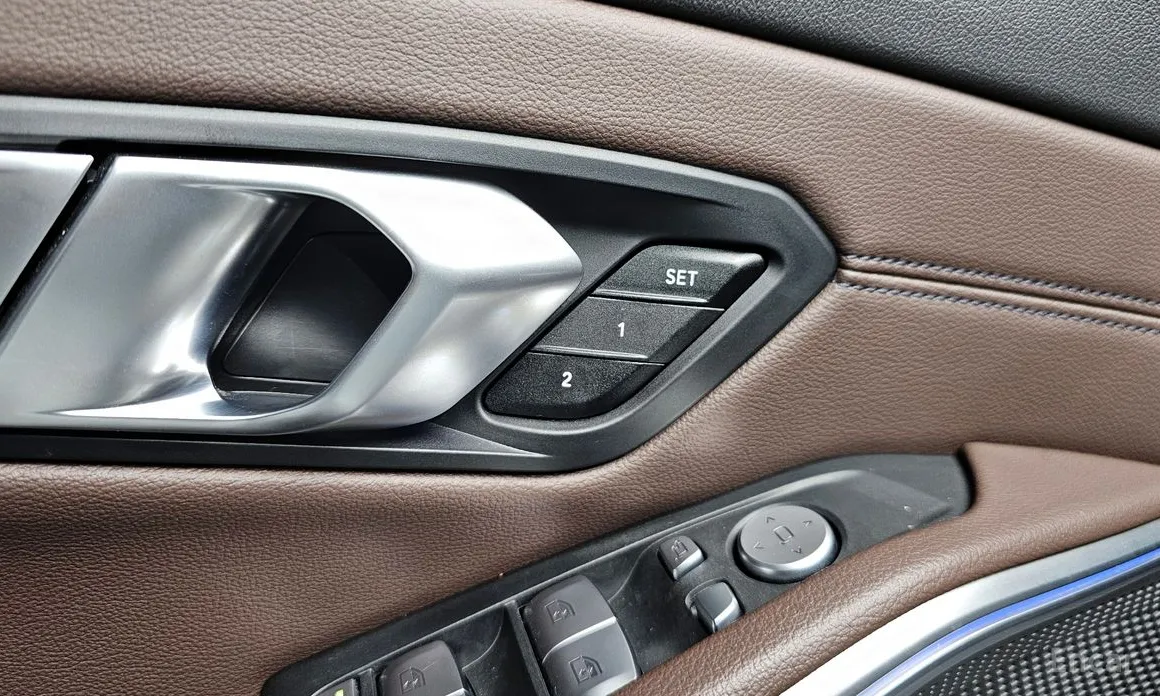 Фото 19 - BMW 3 Series