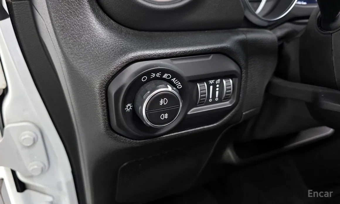 Фото 19 - Jeep Wrangler