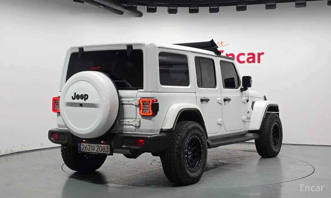 Фото 2 - Jeep Wrangler