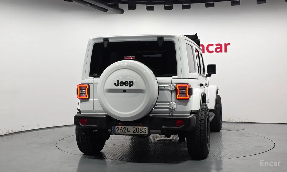 Фото 4 - Jeep Wrangler