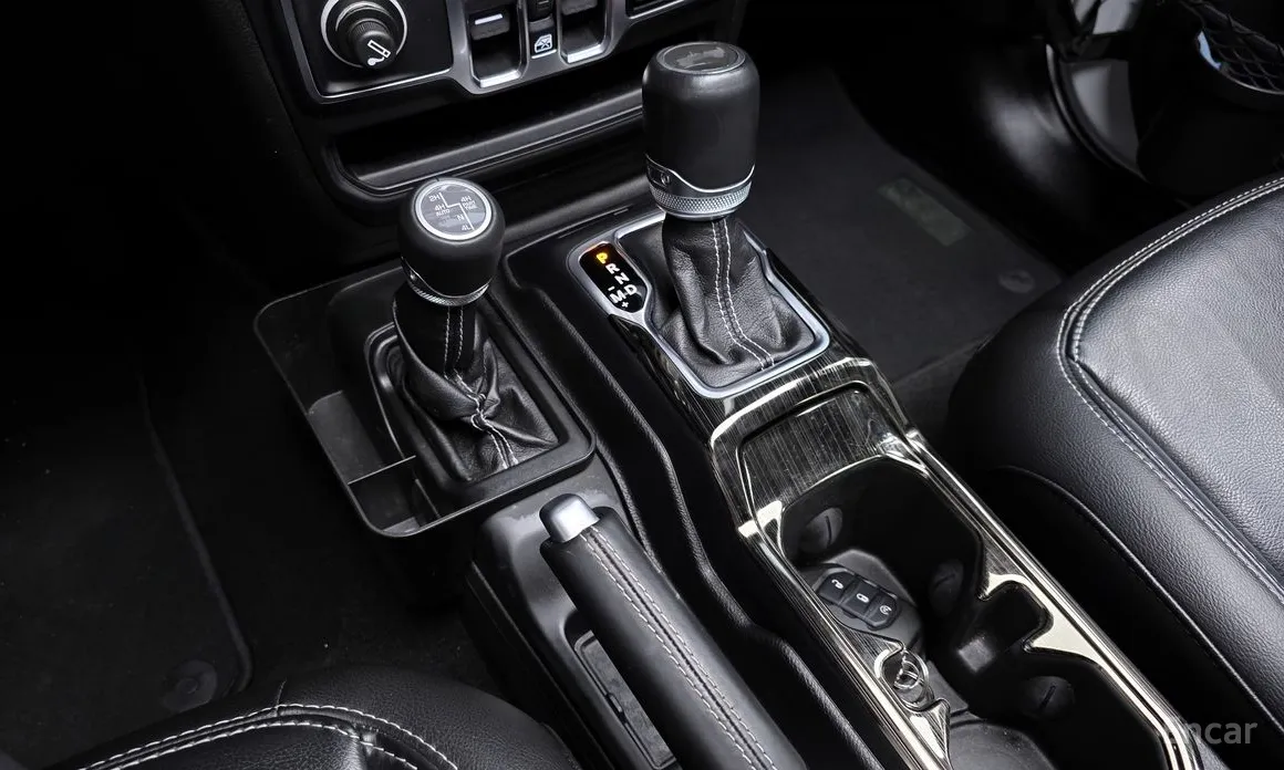 Фото 9 - Jeep Wrangler