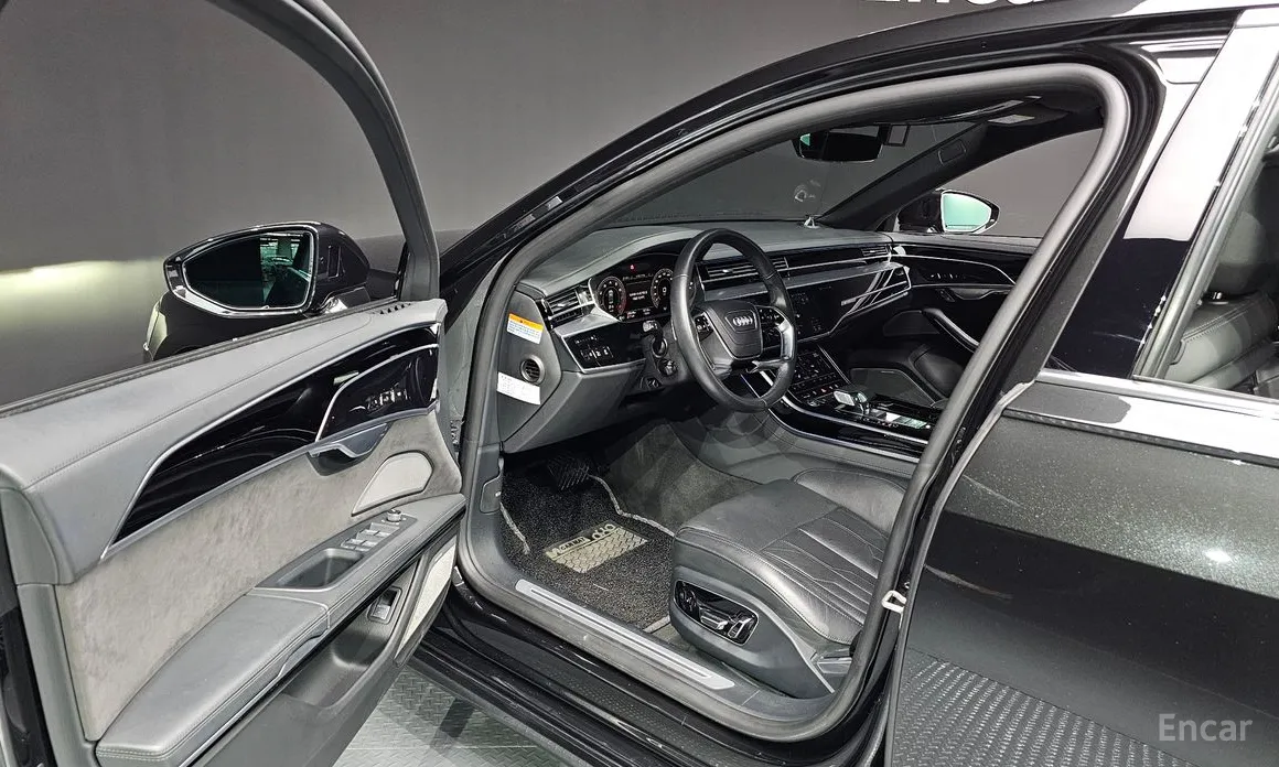 Фото 10 - Audi A8