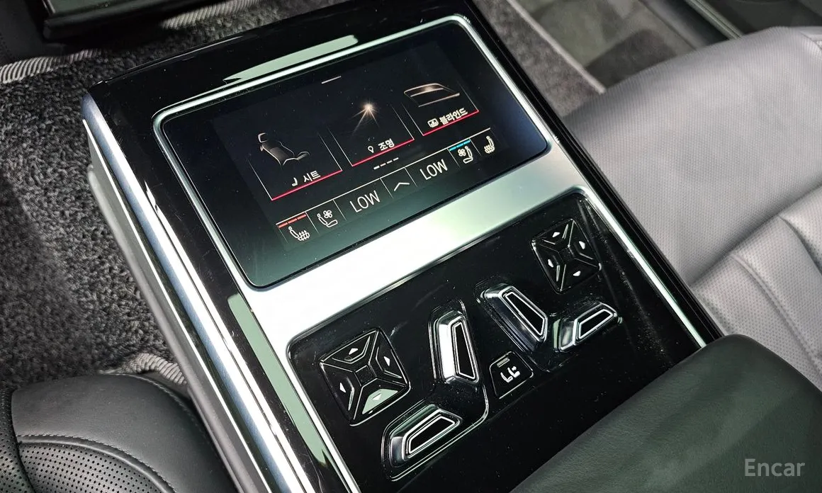 Фото 20 - Audi A8