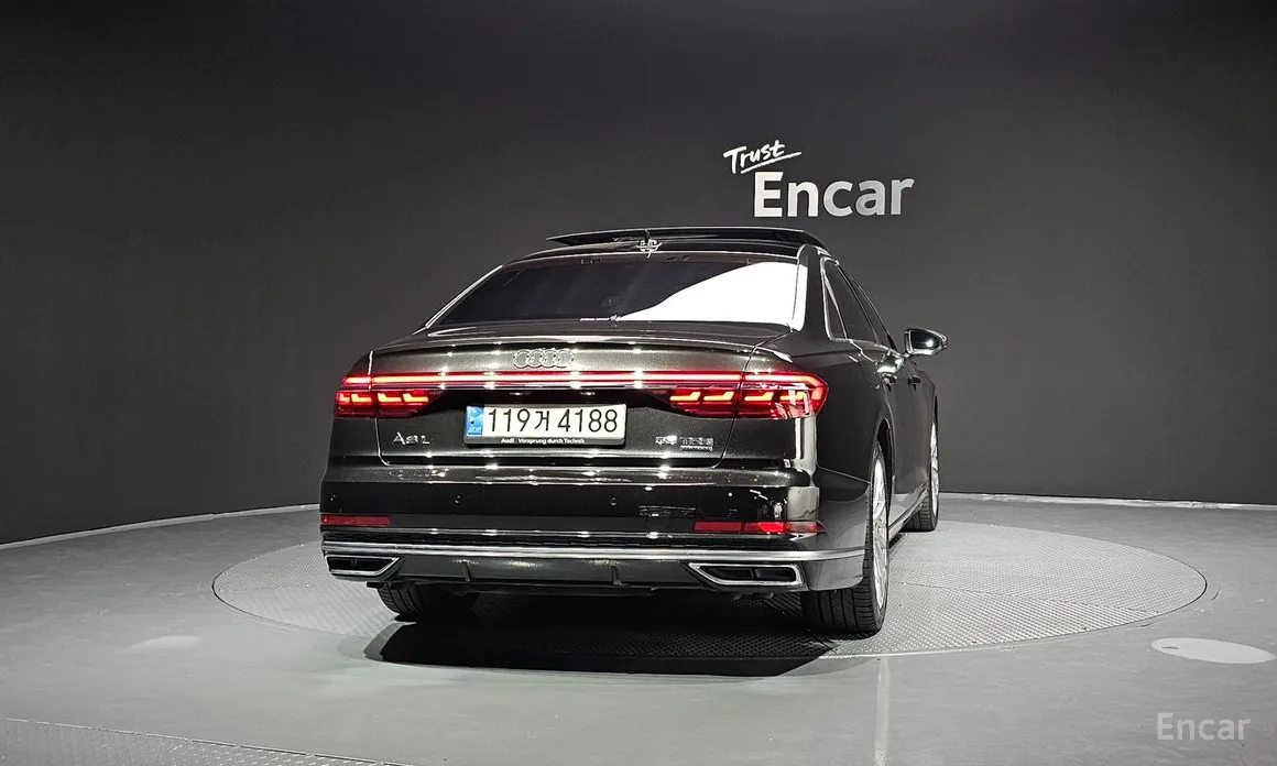 Фото 4 - Audi A8