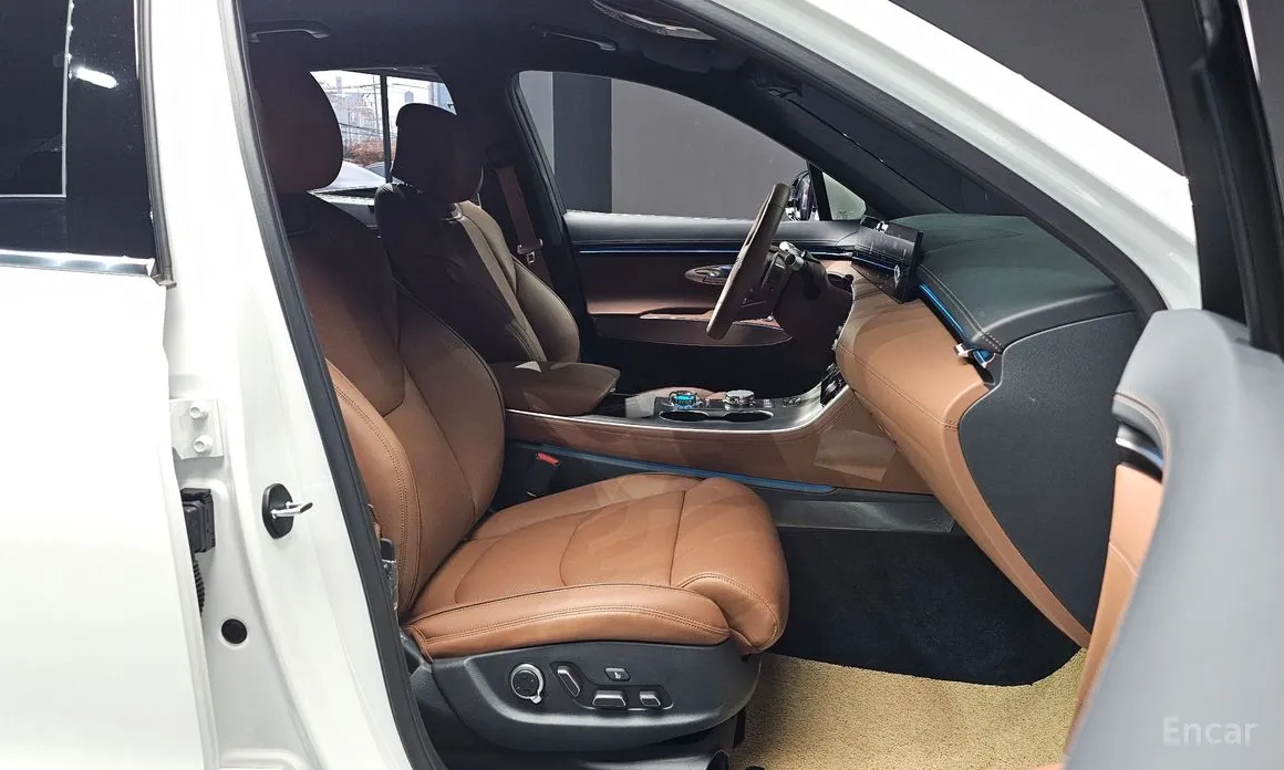 Фото 10 - Genesis GV70