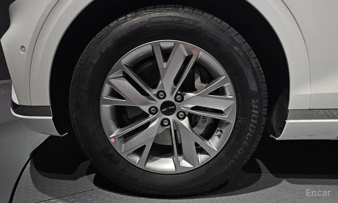 Фото 5 - Genesis GV70