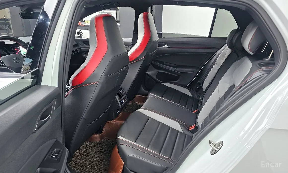 Фото 12 - Volkswagen Golf