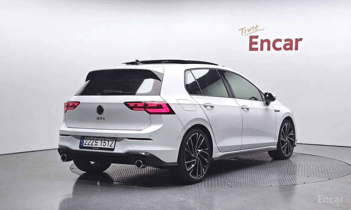 Фото 2 - Volkswagen Golf