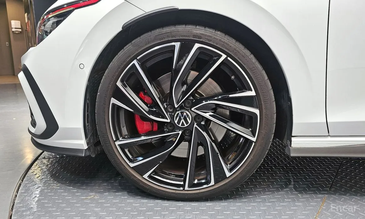 Фото 5 - Volkswagen Golf