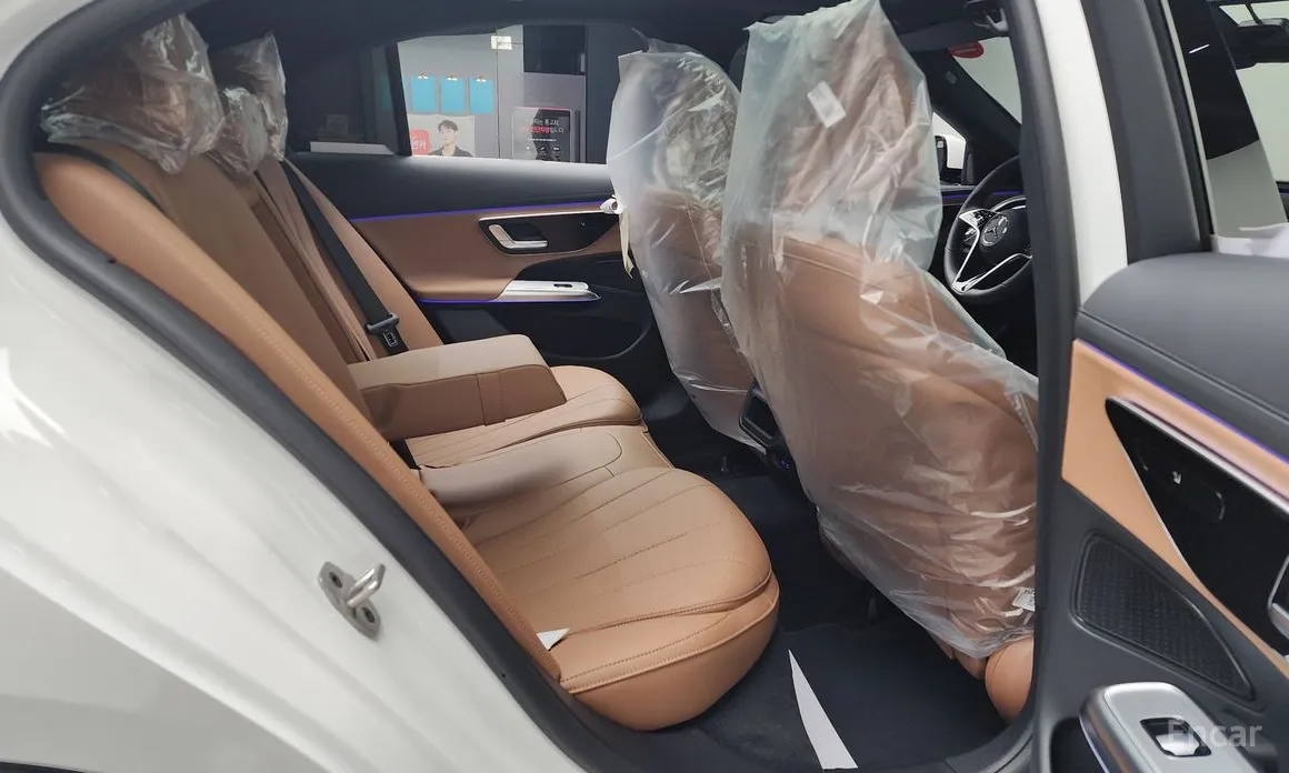 Фото 12 - Mercedes-Benz E-Class