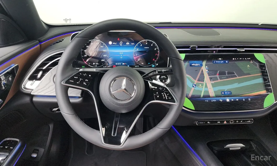 Фото 13 - Mercedes-Benz E-Class