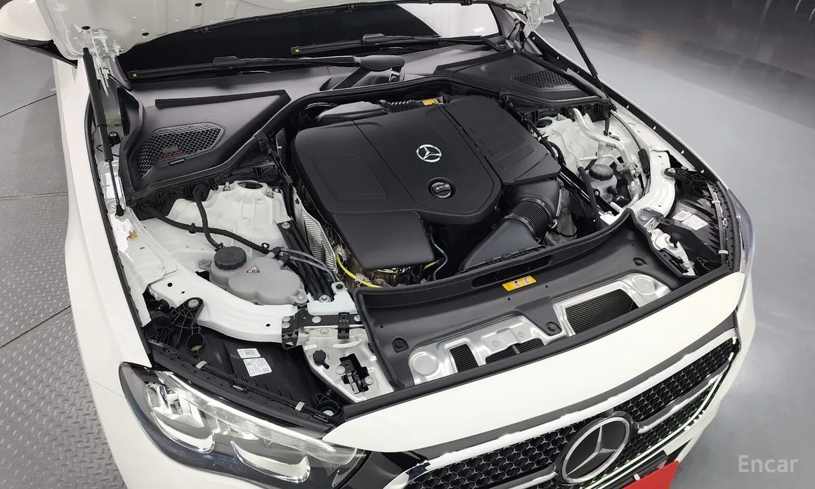 Фото 6 - Mercedes-Benz E-Class