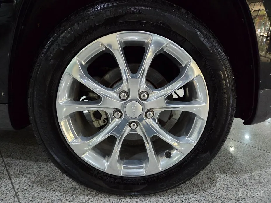 Фото 20 - Jeep Cherokee