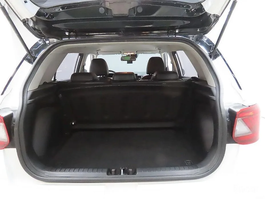 Фото 11 - Hyundai Venue