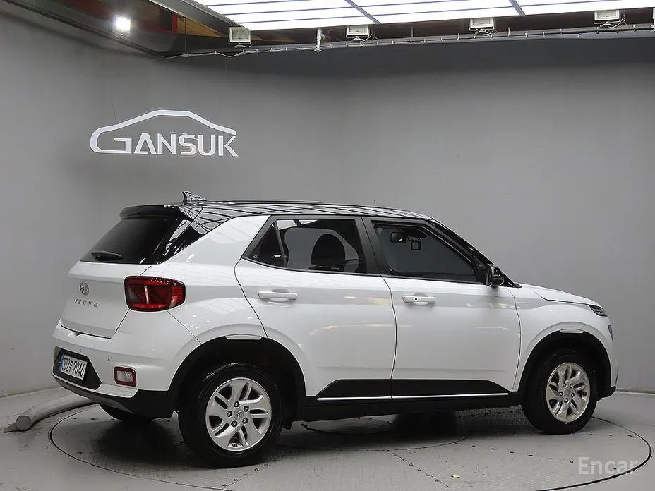 Фото 2 - Hyundai Venue