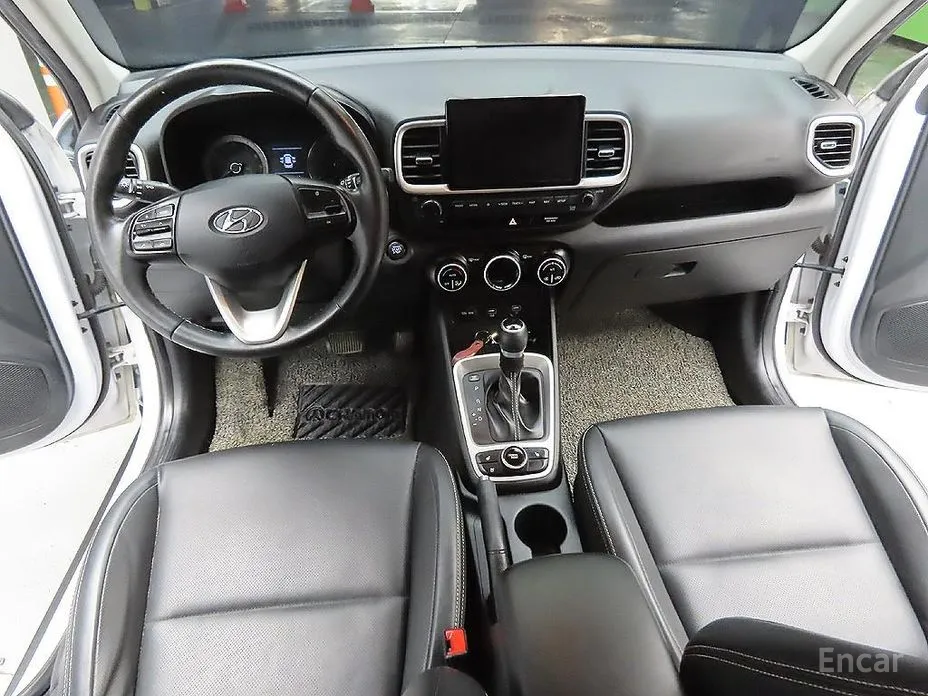 Фото 9 - Hyundai Venue