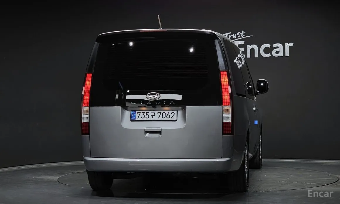 Фото 4 - Hyundai Staria