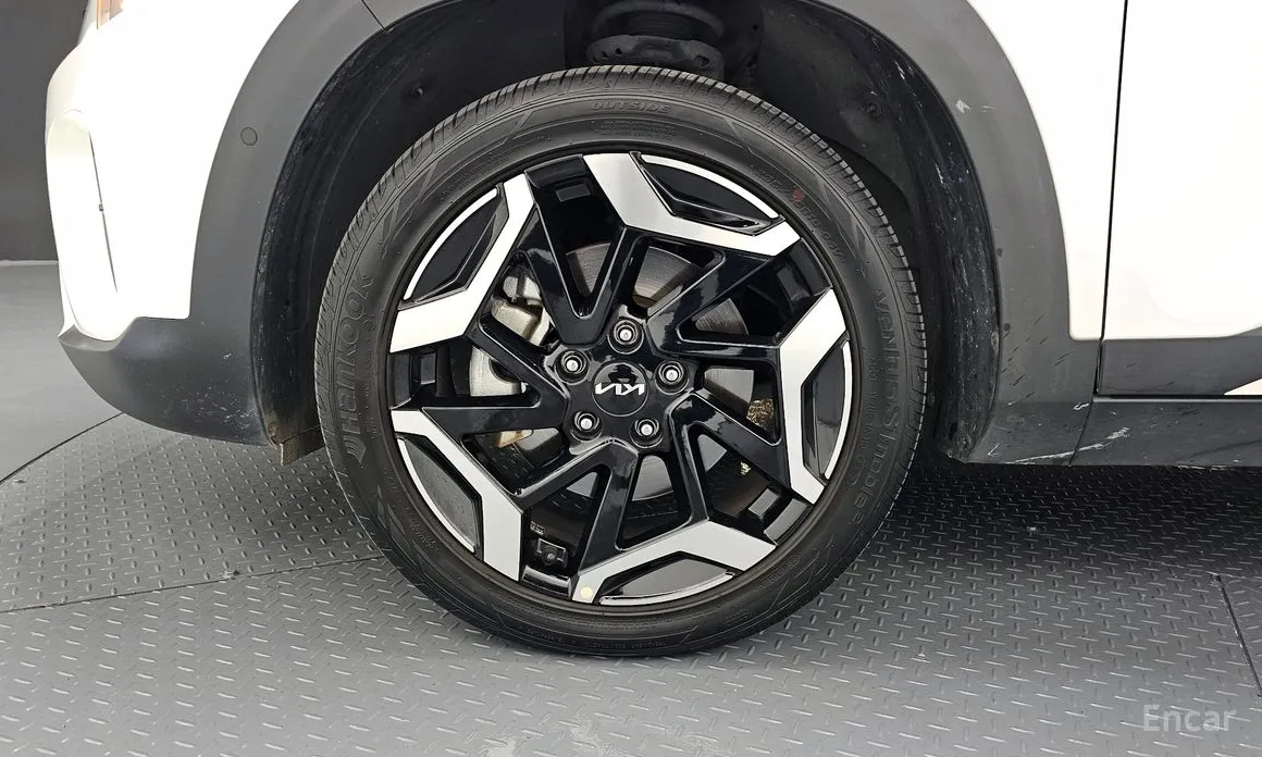 Фото 5 - Kia Seltos